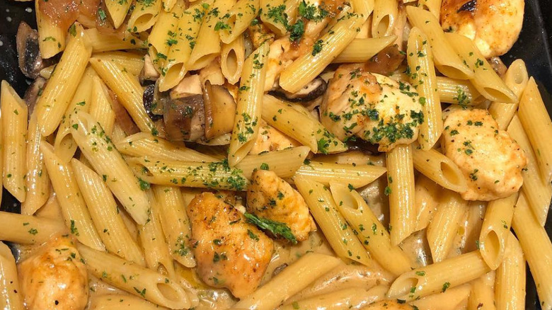 Close-up on a serving of Cheesecake Factory's pasta da Vinci