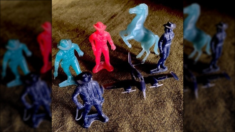 Vintage Sky King plastic figures from a cereal box