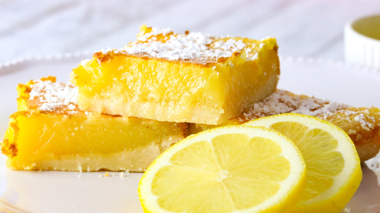 Lemon squares with powdered sugar