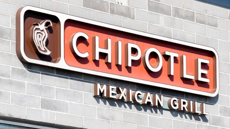 Tips for dining at Chipotle