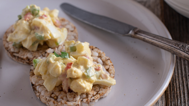 Egg salad on rice cakes