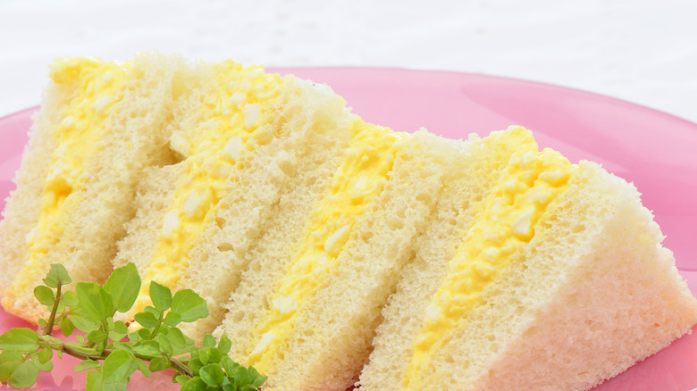 Plain egg salad sandwich