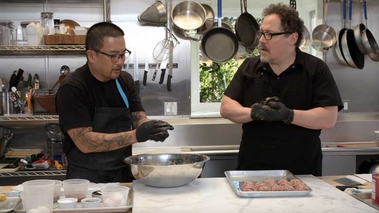 Favreau and guest prepare meal in The Chef Show