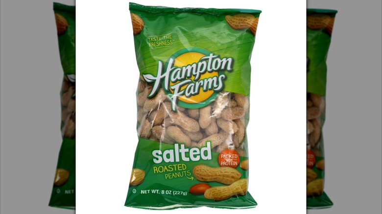 Bag of Hampton Farms Salted Peanuts in Shell