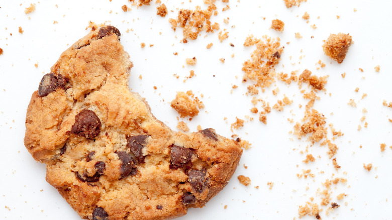 Cookie with crumbled pieces