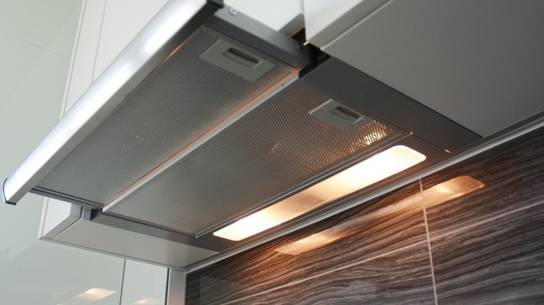 Range hood with lamp on