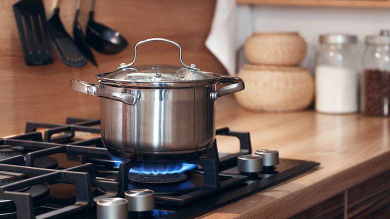 pan on front gas burner