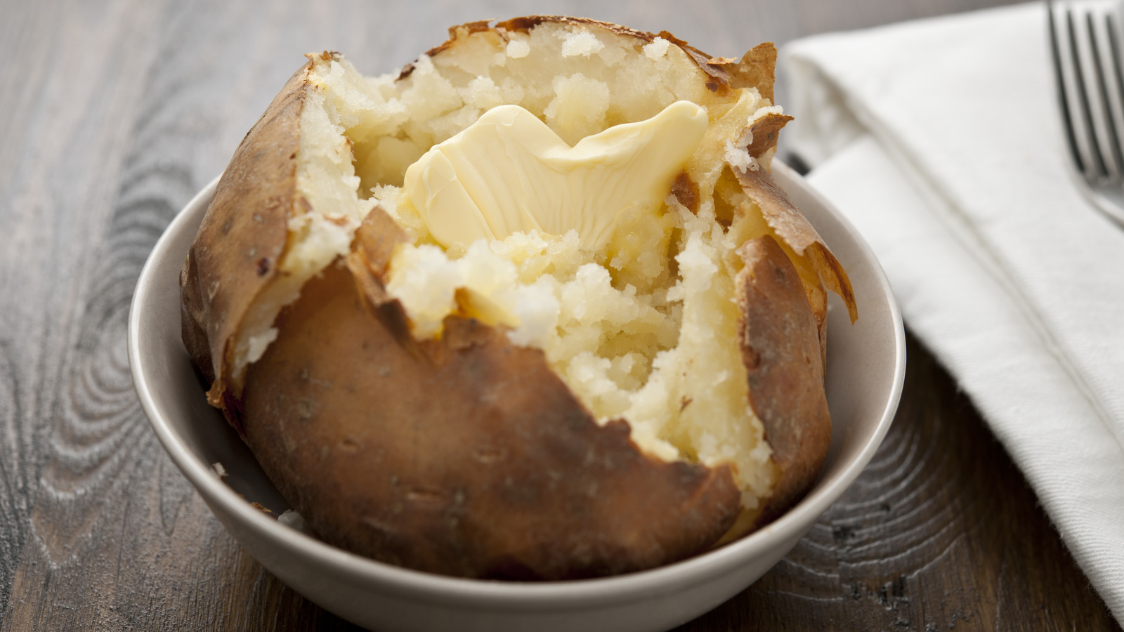 13 Mistakes You Might Be Making With Baked Potatoes