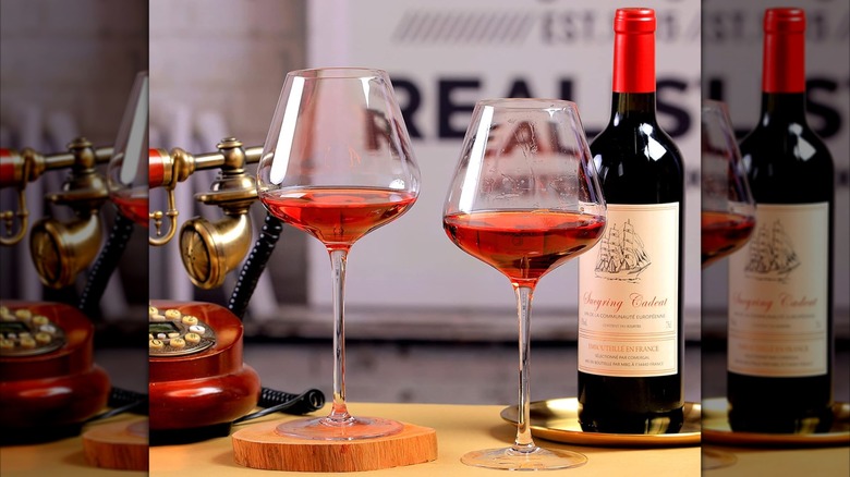 Product image of BACLIFE Hand-Blown, Long-Stem Wine Glasses