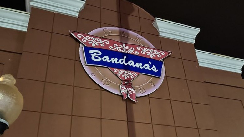 Bandana's Br-B-Q signage