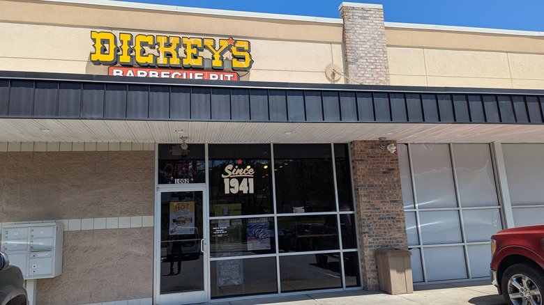 Dickey's Barbecue Pit exterior
