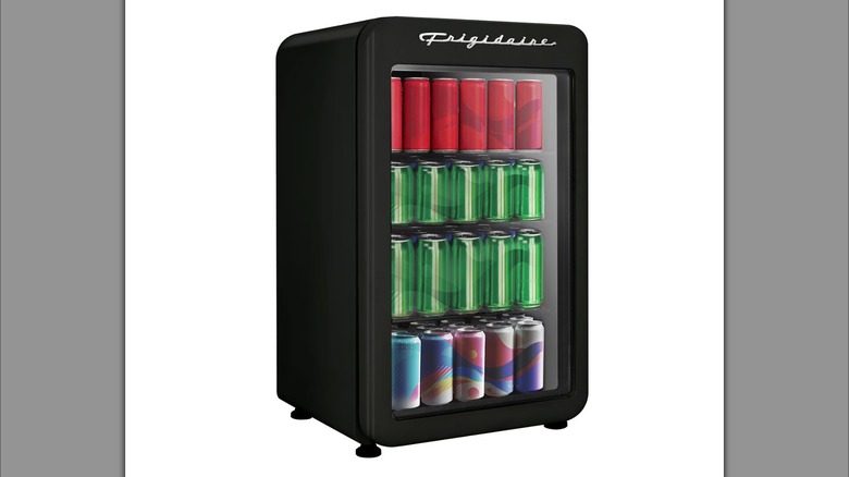 Frigidaire 3.3-cubic-fot retro refrigerator