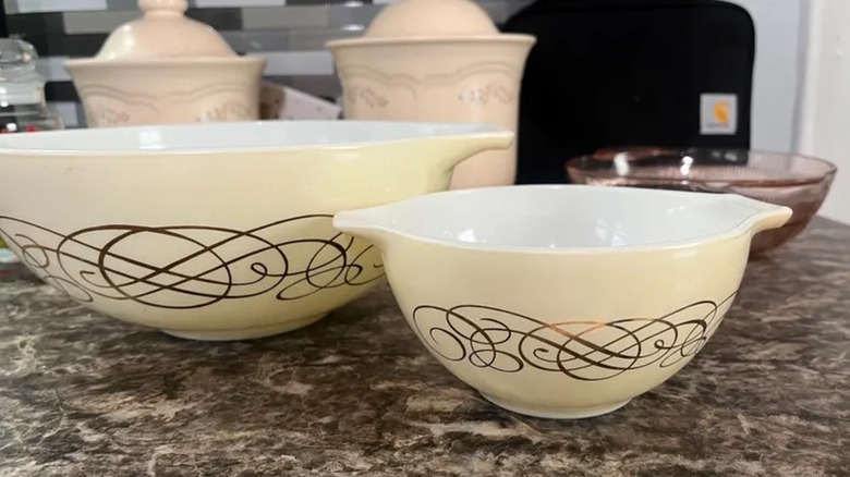 Pyrex Golden Scroll chip and dip set