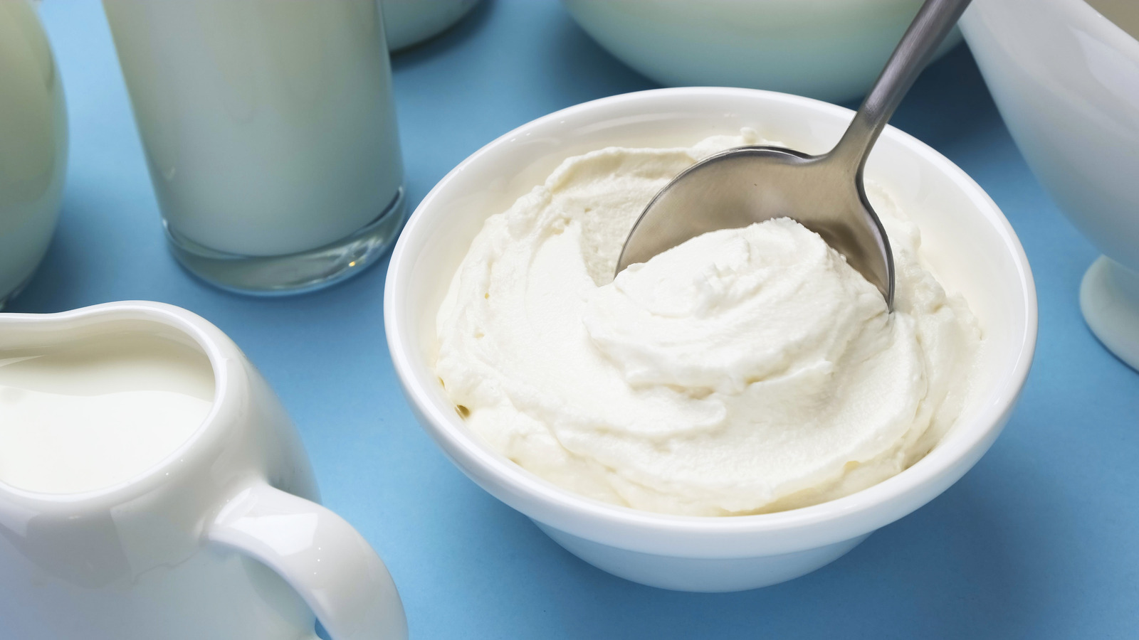 12 Sour Cream Alternatives If You Run Out While Cooking