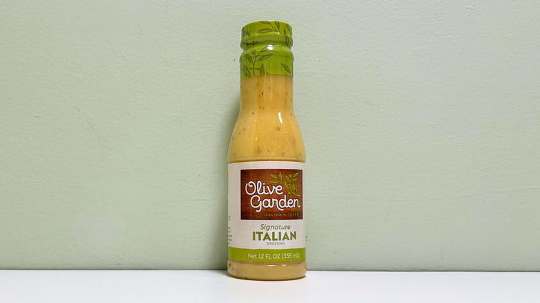 A bottle of Olive Garden Signature Italian Dressing