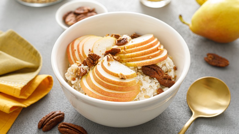 oatmeal with cottage cheese and fruit
