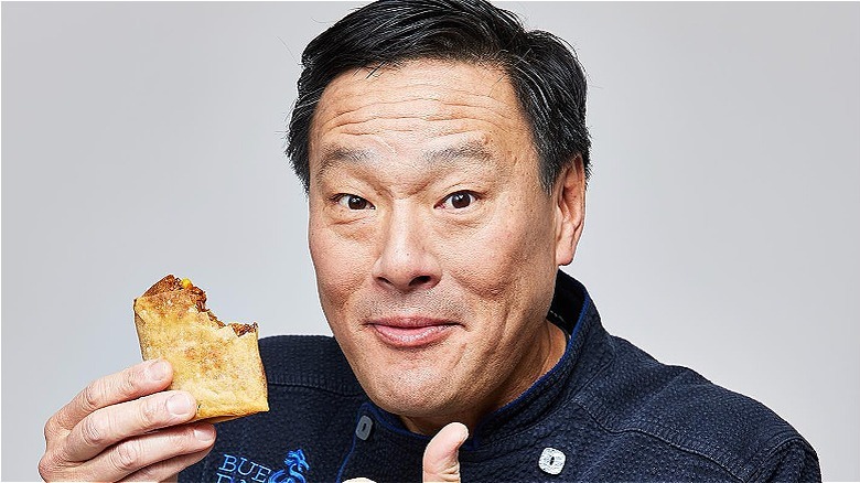 Chef Ming Tsai eating