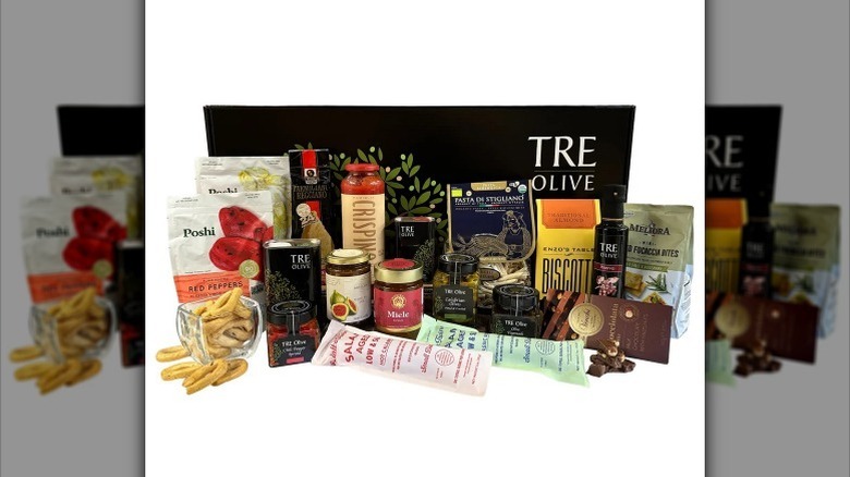 TRE Olive box on white background