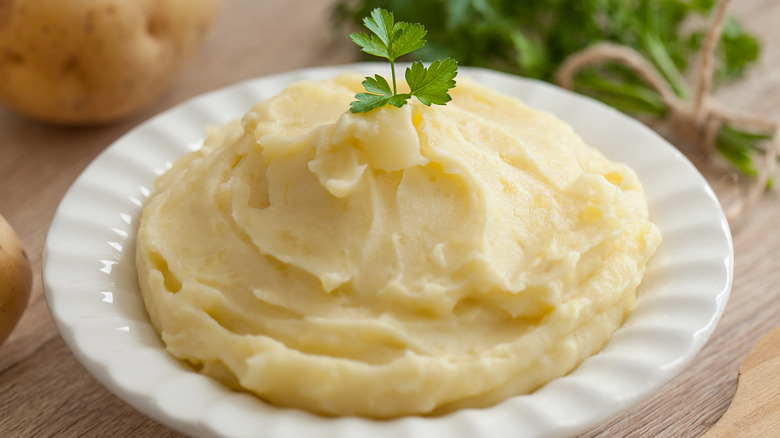 Mashed potatoes with parsley