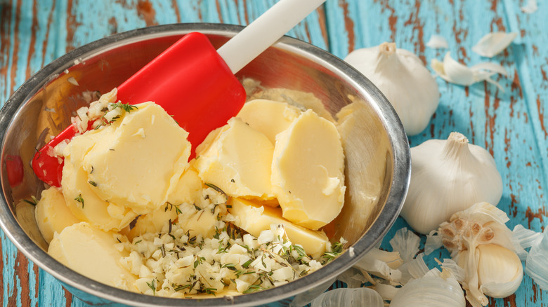 various flavored butter rounds