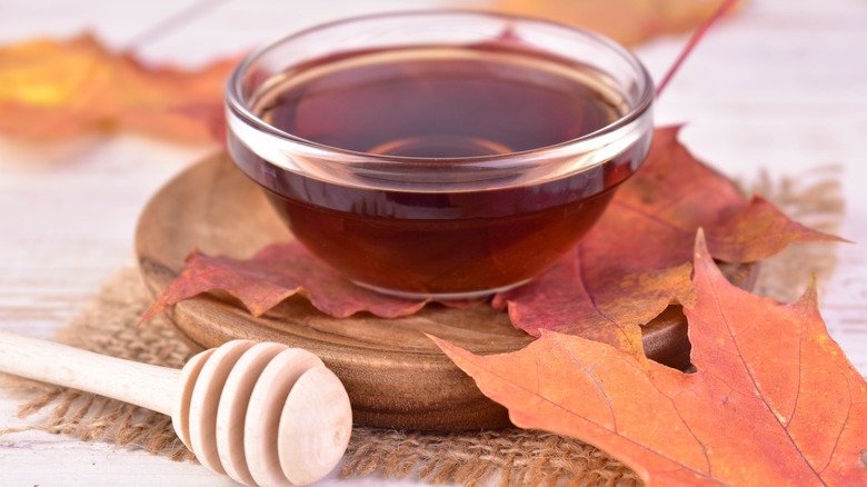 maple syrup in bowl