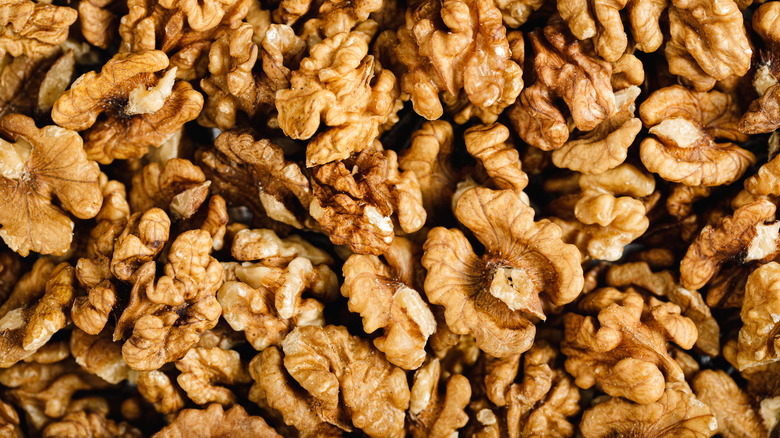 A pile of peeled walnuts