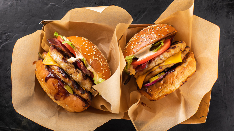 chicken burgers in paper