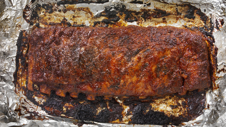 broiled ribs on foil