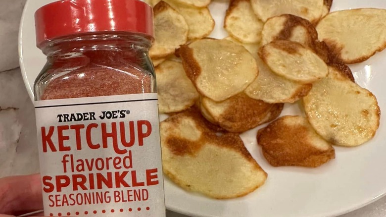 Trader Joe's Ketchup-Flavored Sprinkle Seasoning Blend