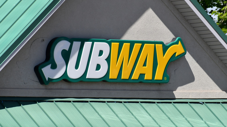 Subway restaurant sign