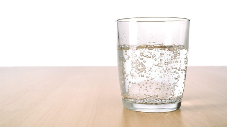 glass of seltzer