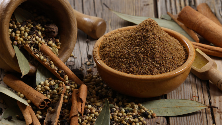 garam masala powder and spices