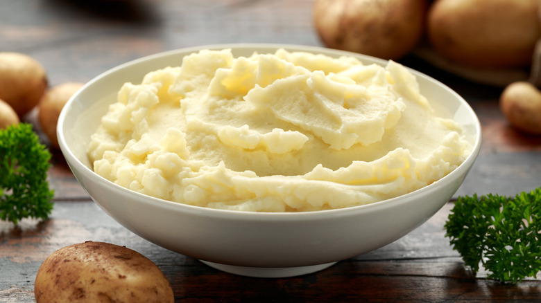 Mashed potatoes in white bowl