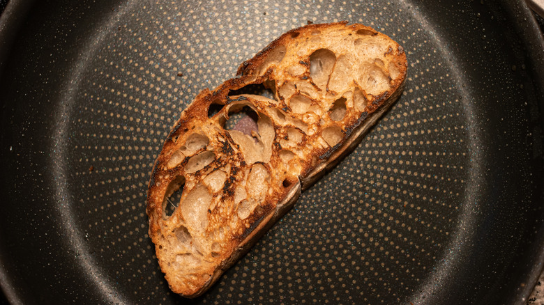 sliced rye bread on plate