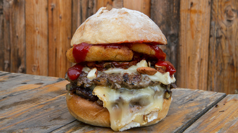 burger with brie cheese