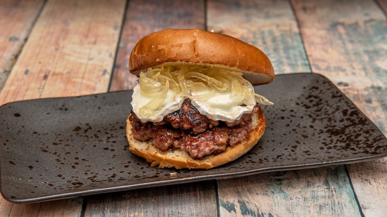 burger with goat cheese