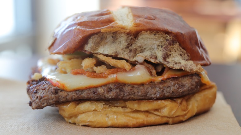 cheeseburger with muenster