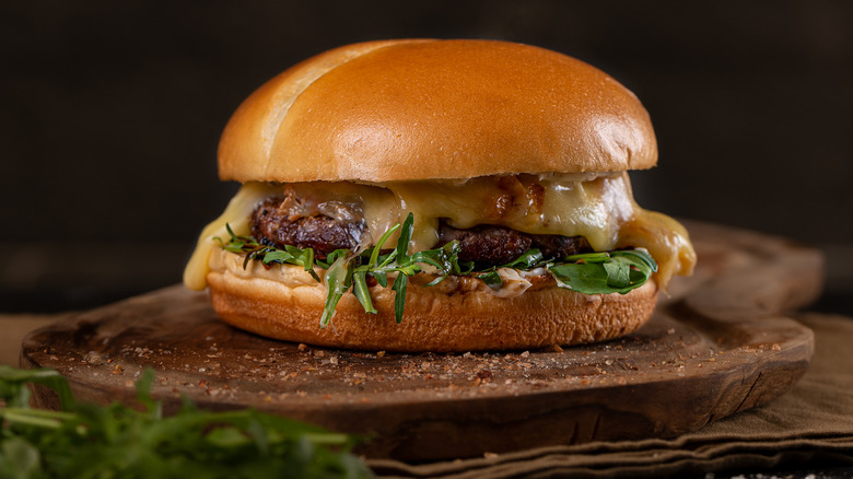 raclette cheeseburger