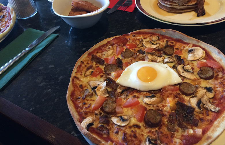 Ten Weird And Bizarre Pizza Toppings From Around The vrogue.co