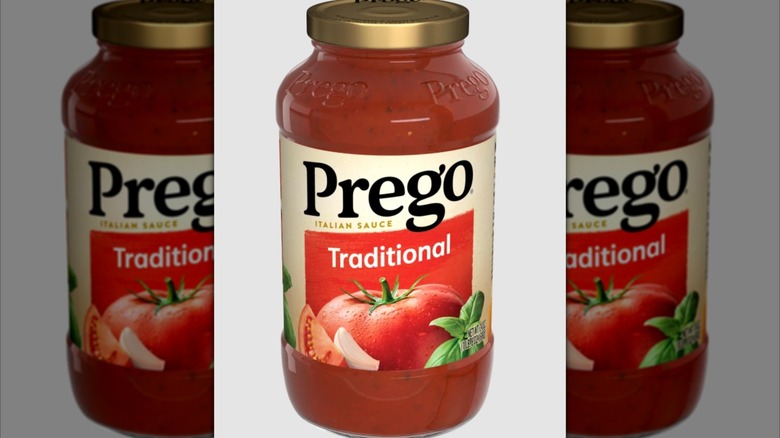 Jar of Prego Traditional Italian Sauce