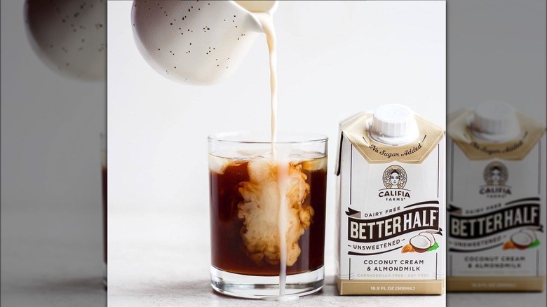 califia creamer pouring into coffee