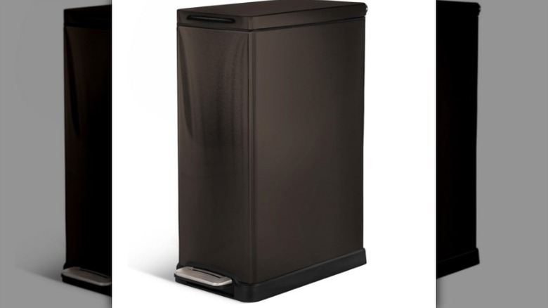 Home Zone Living trash can on white background
