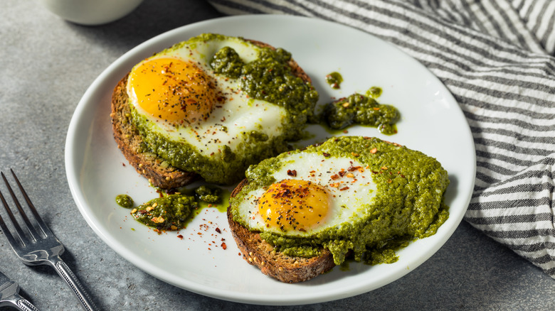 pesto egg toast