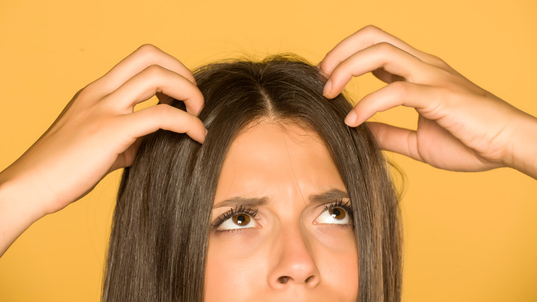 woman with itchy scalp