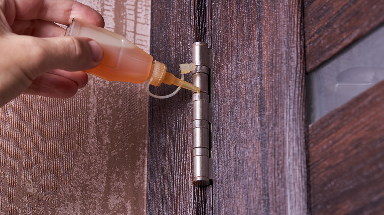olive oil on door hinge