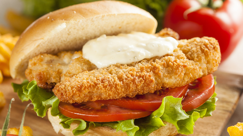 fish sandwich with tartar sauce