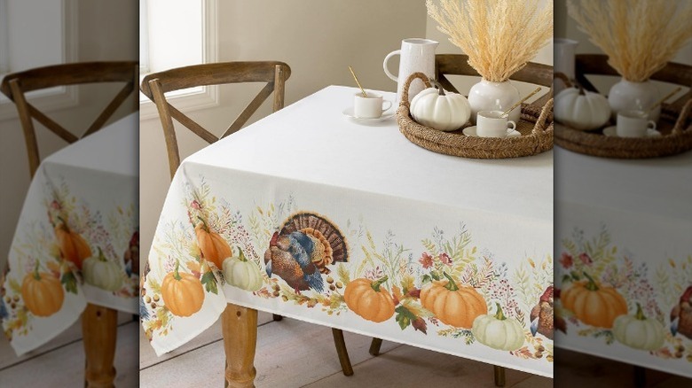 Thanksgiving tablecloth with centerpiece