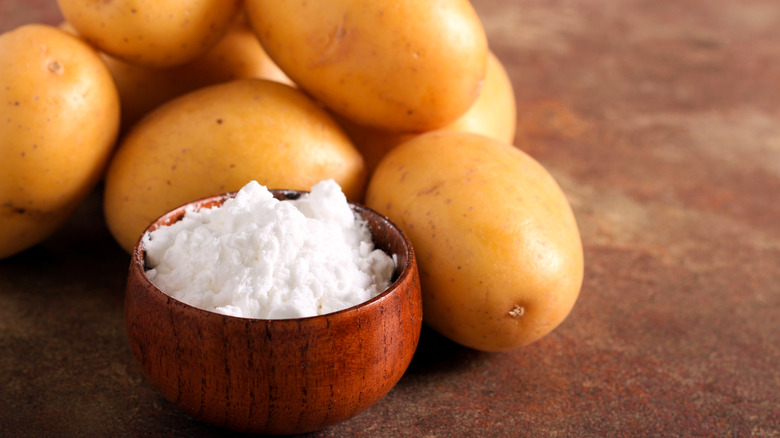 potato starch with raw potatoes