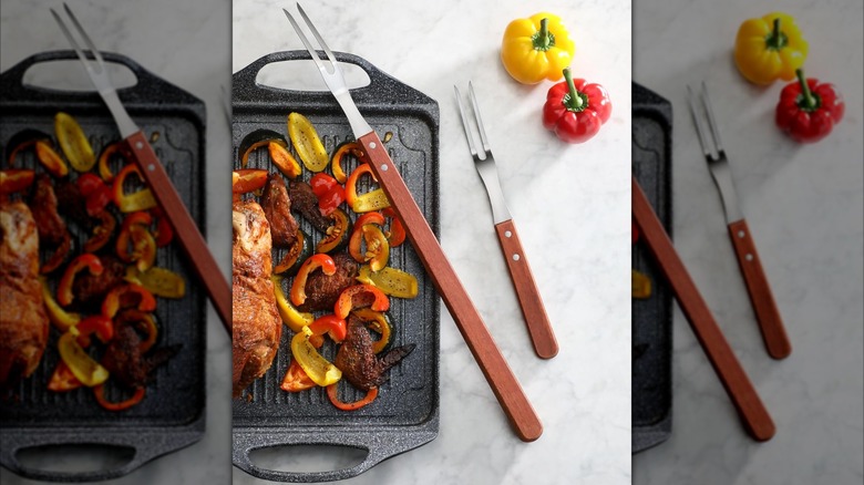 Product image of the New Star Foodservice BBQ fork