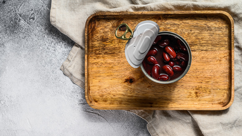 can of kidney beans